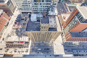 Metropolis Suites - Peter St