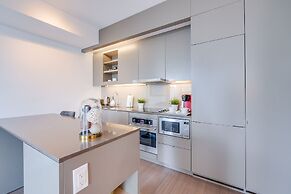 Metropolis Suites - Peter St