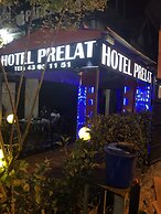 Les Chambres Du Prélat