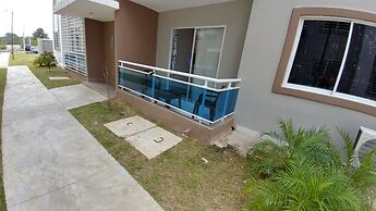 Tropical Condo BBQ Pool 5min to Airport