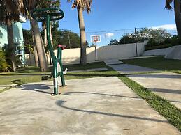 Tropical Condo BBQ Pool 5min to Airport