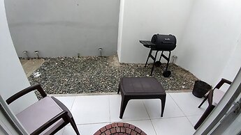 Tropical Condo BBQ Pool 5min to Airport
