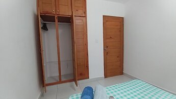 Tropical Condo BBQ Pool 5min to Airport