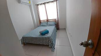 Tropical Condo BBQ Pool 5min to Airport