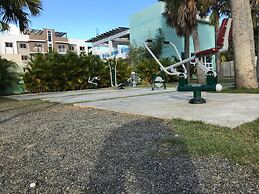 Tropical Condo BBQ Pool 5min to Airport