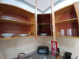 Tropical Condo BBQ Pool 5min to Airport