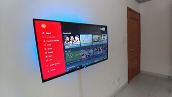 Tropical Condo BBQ Pool 5min to Airport