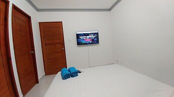 Tropical Condo BBQ Pool 5min to Airport