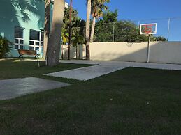 Tropical Condo BBQ Pool 5min to Airport