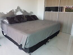 Isla Cuale Mountain View