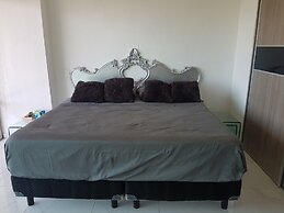 Isla Cuale Mountain View