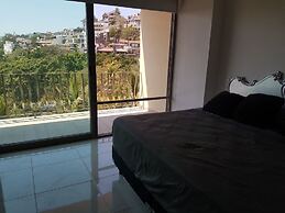 Isla Cuale Mountain View