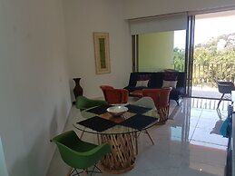 Isla Cuale Mountain View