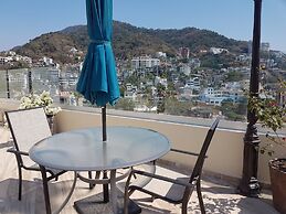 Isla Cuale Mountain View