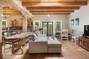 El Torreon - Exclusive Luxury Home, Nestled Next to Water and Trees