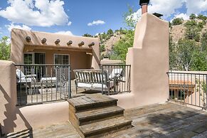El Torreon - Exclusive Luxury Home, Nestled Next to Water and Trees