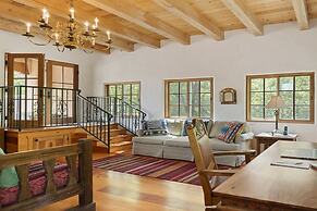 El Torreon - Exclusive Luxury Home, Nestled Next to Water and Trees