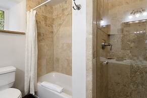 El Torreon - Exclusive Luxury Home, Nestled Next to Water and Trees