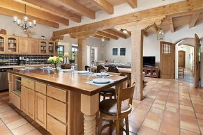 El Torreon - Exclusive Luxury Home, Nestled Next to Water and Trees