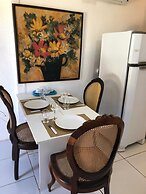 Apartamento com Piscina a Beira Mar