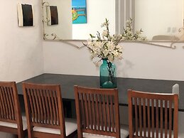 Apartamento com Piscina a Beira Mar