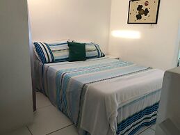 Apartamento com Piscina a Beira Mar