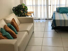 Apartamento com Piscina a Beira Mar