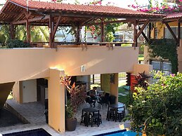 Apartamento com Piscina a Beira Mar