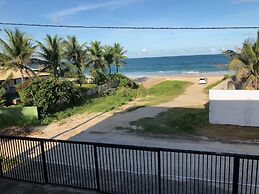 Apartamento com Piscina a Beira Mar