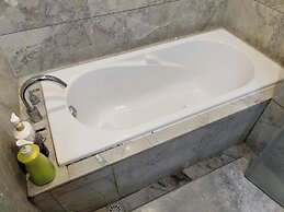 Pengman International Apartment Hotel