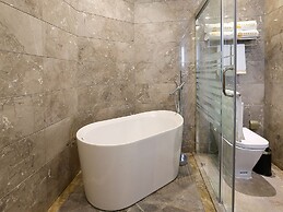 Pengman International Apartment Hotel