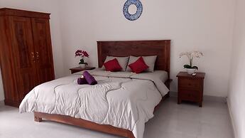 Arta Garden Guest House & Hostel