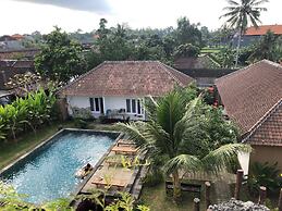 Arta Garden Guest House & Hostel