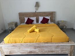 Arta Garden Guest House & Hostel