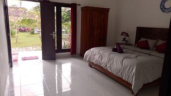 Arta Garden Guest House & Hostel