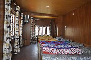 Hotel Garden Cottage & Resort Dhanaulti