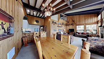 Slopeside Four Bedroom Homes at 1849 Condos - Free Wifi and Parking! b