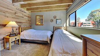 Slopeside Four Bedroom Homes at 1849 Condos - Free Wifi and Parking! b