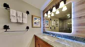 Slopeside Four Bedroom Homes at 1849 Condos - Free Wifi and Parking! b