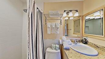 Slopeside Four Bedroom Homes at 1849 Condos - Free Wifi and Parking! b