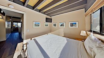 Slopeside Four Bedroom Homes at 1849 Condos - Free Wifi and Parking! b