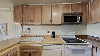 Spacious 2 BR Units at 1849 Condos with FREE Pool, Parking & Wifi
