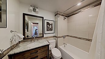 Spacious 2 BR Units at 1849 Condos with FREE Pool, Parking & Wifi