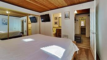 Spacious 2 BR Units at 1849 Condos with FREE Pool, Parking & Wifi