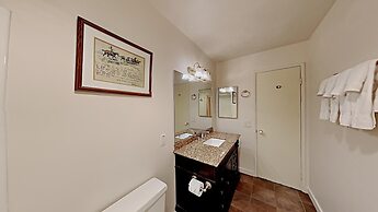 Spacious 2 BR Units at 1849 Condos with FREE Pool, Parking & Wifi