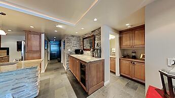 Spacious 2 BR Units at 1849 Condos with FREE Pool, Parking & Wifi