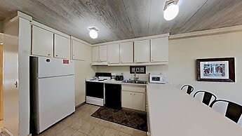 Spacious 2 BR Units at 1849 Condos with FREE Pool, Parking & Wifi