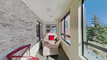 Spacious 2 BR Units at 1849 Condos with FREE Pool, Parking & Wifi