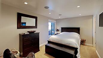 Spacious 2 BR Units at 1849 Condos with FREE Pool, Parking & Wifi