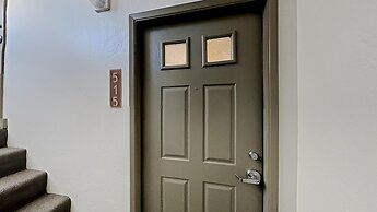 Spacious 2 BR Units at 1849 Condos with FREE Pool, Parking & Wifi